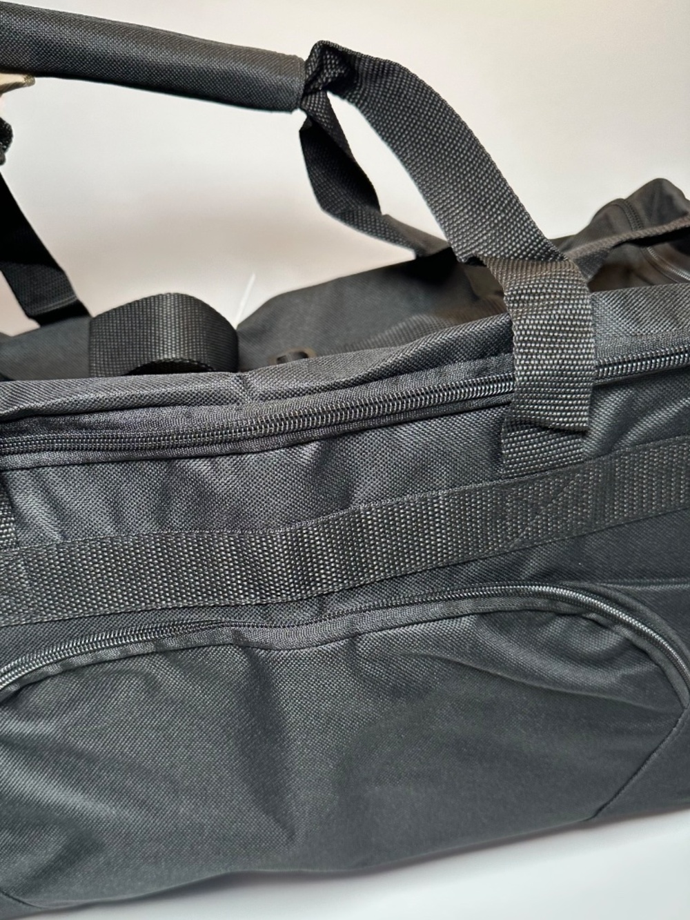 Trailmaker 22ā Duffle Bag NEW | All Black Gym Travel Bag | Lightweight Weekender - Picture 9 of 9